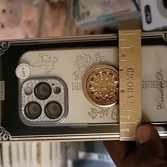 IPhone case - Picture 7 of 8